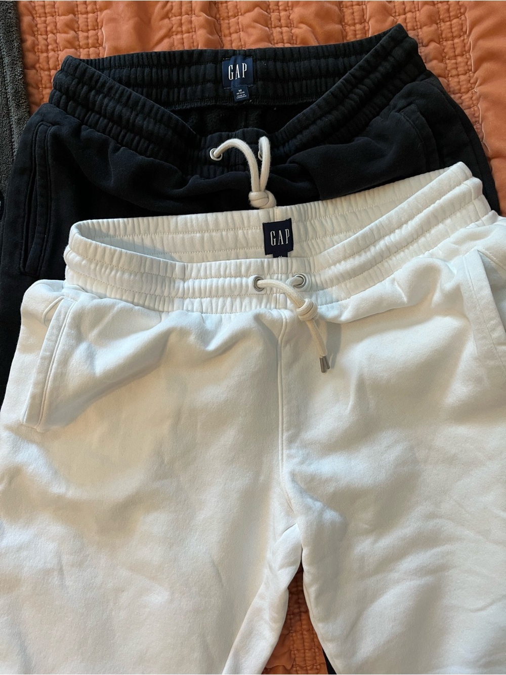GAP Women’s Black and White Jogger Sweatpants Set Medium Petite